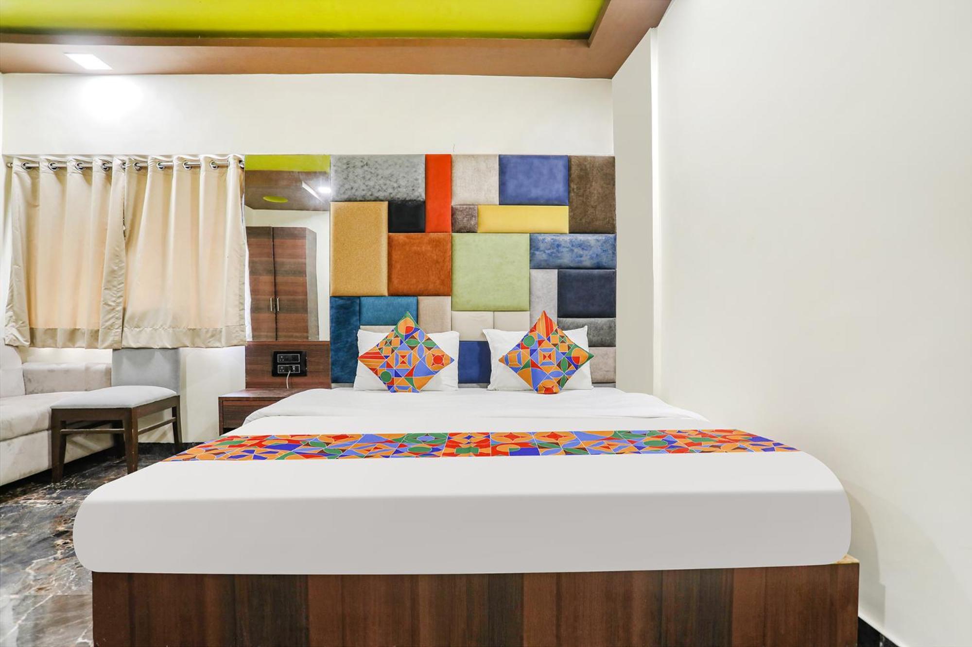 Fabexpress Versova Residency - Nr Kokilaben Hospital Mumbai Exterior photo